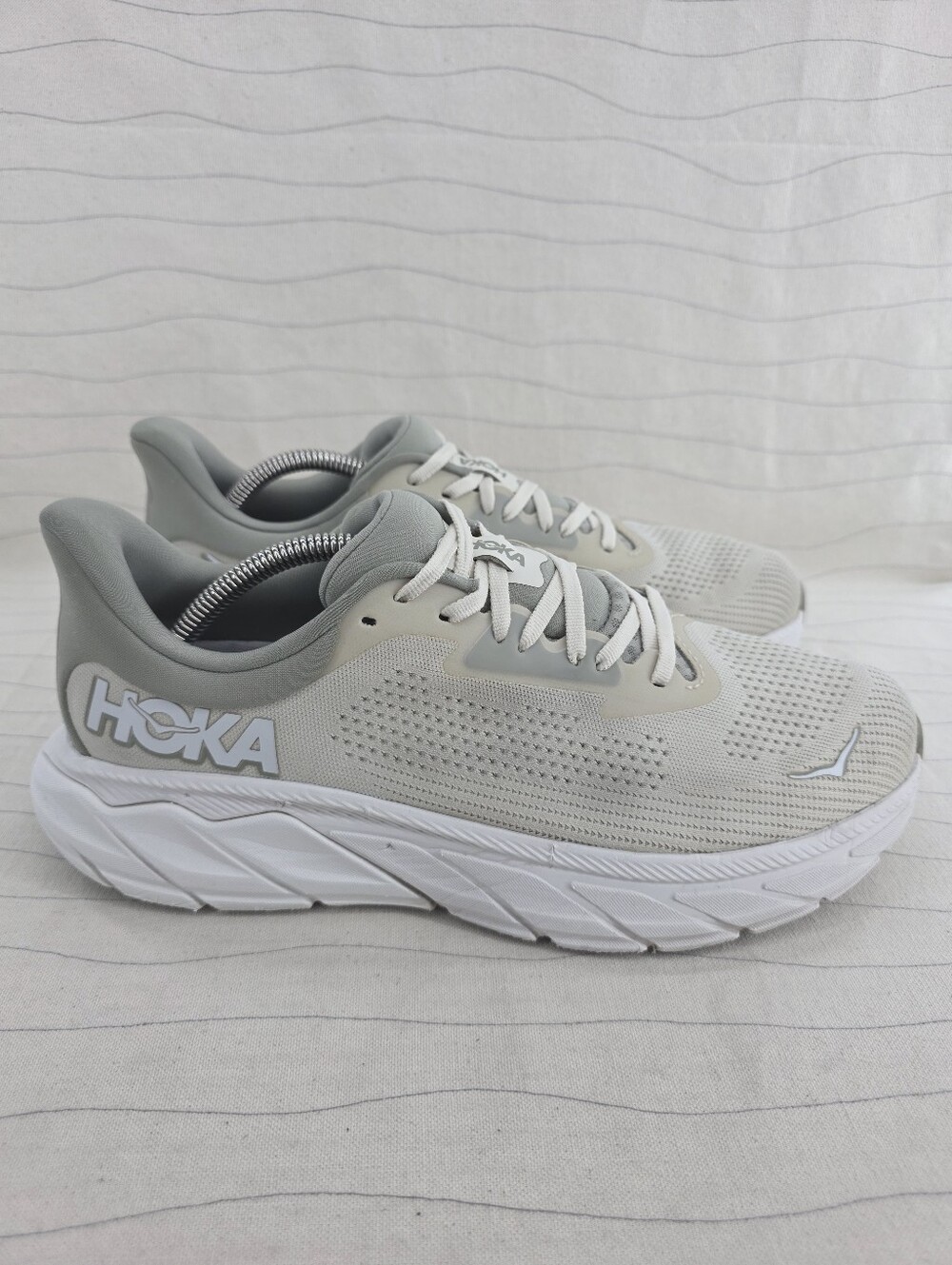Hoka Mens Arahi 7 Oat Milk Barley Beige Athletic Running Sneakers Shoes Sz 9.5 D